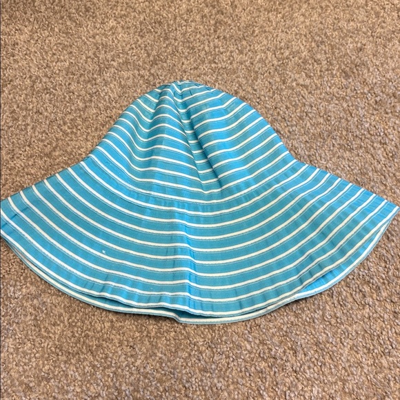 Turquoise and White bucket hat with striped pattern  the perfect sun hat - Picture 8 of 9